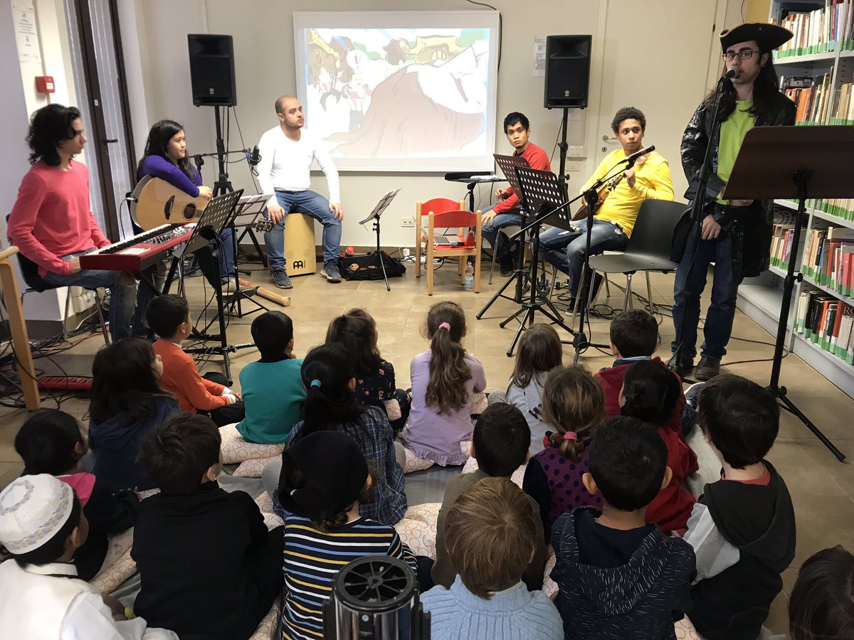 Piccola Orchestra di Tor Pignattara (@potorpigna) on Twitter photo "Lo scopo di un viaggiatore è migliorare gli uomini, renderli più saggi e sereni e temprarne gli animi con esempi buoni e cattivi, tratti dalla descrizione di terre lontane"
Queste le parole che ci hanno guidato nelle letture in musica de "I viaggi di Gulliver" <a href="/BibliotecheRoma/">Biblioteche di Roma</a> "Lo scopo di un viaggiatore è migliorare gli uomini, renderli più saggi e sereni e temprarne gli animi con esempi buoni e cattivi, tratti dalla descrizione di terre lontane"
Queste le parole che ci hanno guidato nelle letture in musica de "I viaggi di Gulliver" <a href="/BibliotecheRoma/">Biblioteche di Roma</a>