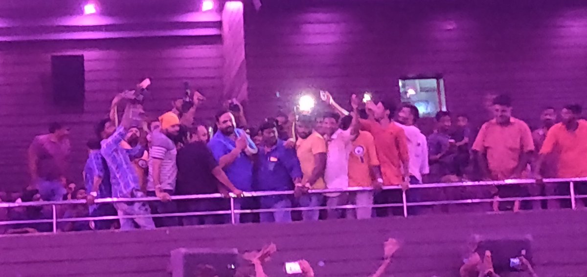 thisisSKn's tweet photo. First Time #Siva Sir #DImman #RoboShankar #Vetri #EditorRuban Whole Team 50th Day Celebrations La Pathan
SIVA SIVA Chant Loud Whole theater.
#2019MemoriesOfTHALA https://t.co/Hbnj9b3EBU