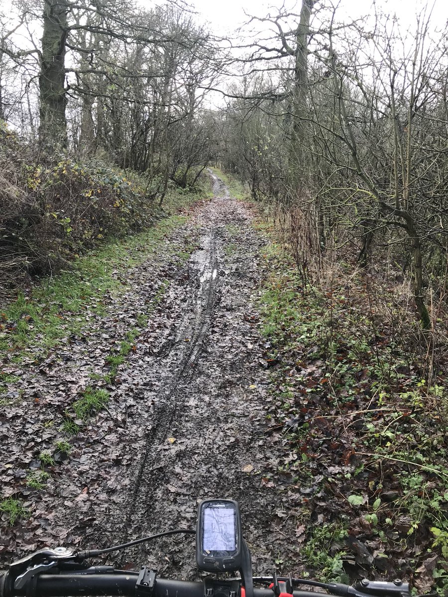 stevehigh4's tweet photo. Ploughing through the mud on @bikeonscott getting covered in crap and falling off but still smiling. Don’t need to go far to find my happy place @VisitNorthLincs @LincsSkies #aatr #mudplugging #lincolnshire #mtblife #offroad #goride #cycling #getoutside @UKMTB_Chat @TotalMTB_ https://t.co/09BXDnNnR5