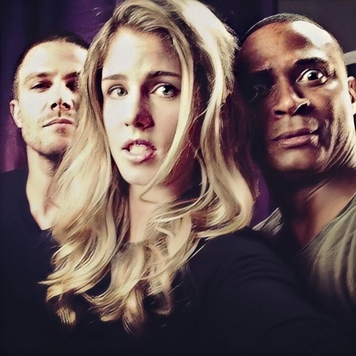 MelliDuevel's tweet photo. @TVGuide @1_Robin_3 @CW_Arrow of course what else 🏹🏹🏹 Best fandom ever #Arrow #ArrowFandom https://t.co/KDxuaubij2