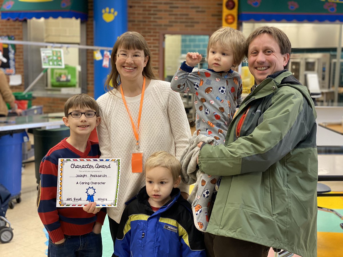 MrsChristensen3's tweet photo. We got to surprise and celebrate some caring 4th grade students this month. #whitehawkssoar @HTPrimary https://t.co/8Ju4ecVSe1