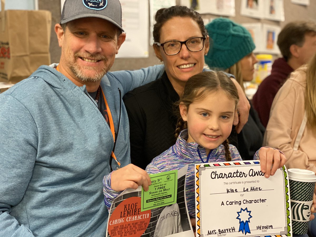 MrsChristensen3's tweet photo. We got to surprise and celebrate some caring 4th grade students this month. #whitehawkssoar @HTPrimary https://t.co/uF4yWOLoHc
