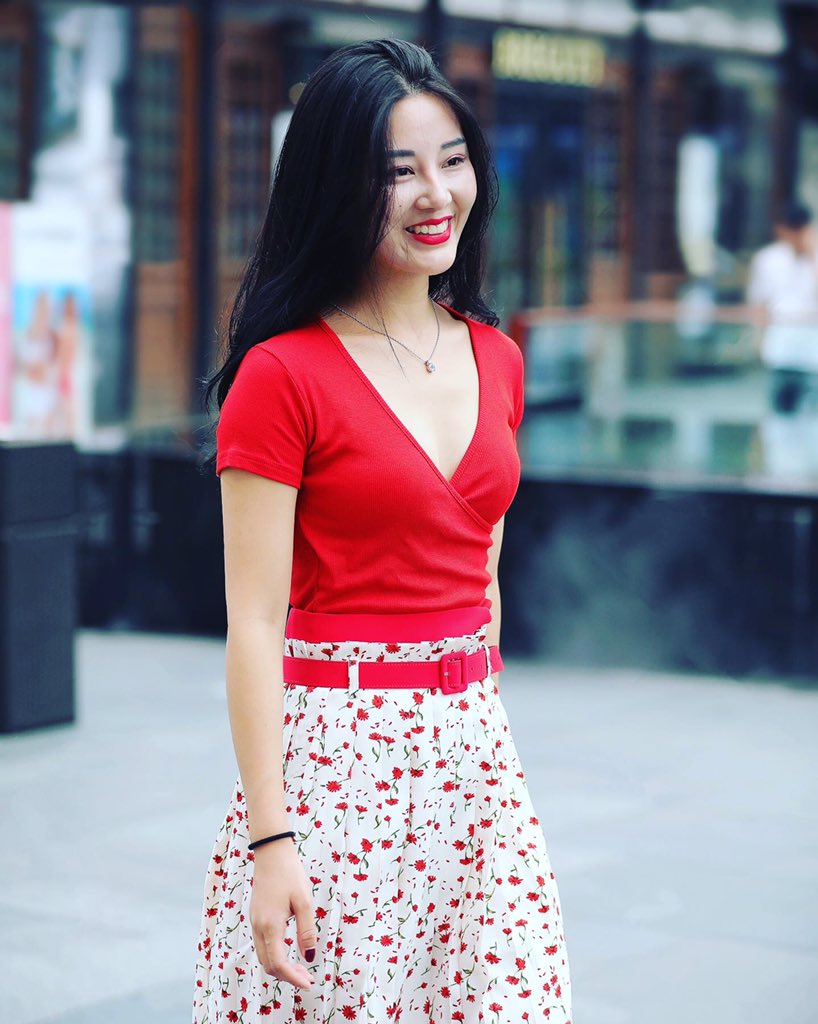streetpfg's tweet photo. Fashion is always popular,they also welcome us to take photo s #SaturdayThoughts  #SaturdayMorning #WonhoWillBeBack #SaturdayMotivation  #UFCBusan #写真好きな人と繋がりたい #ファインダー越しの私の世界  #写真好きな人と繋がりたい #ポートレート #クリスマス   #被写体さんと繋がりたい https://t.co/RdGyLsRtT5