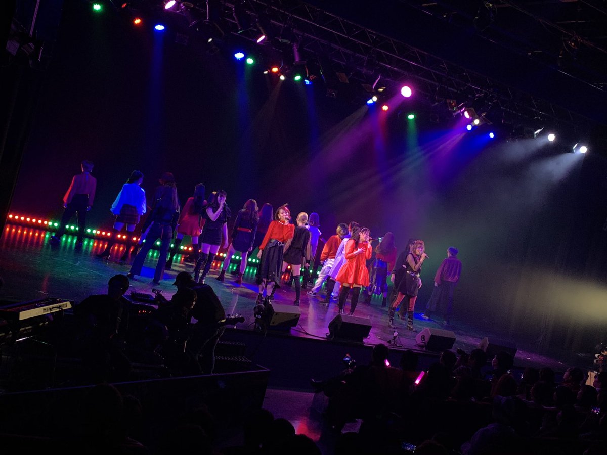 das_official_'s tweet photo. 🎄第2部『DA's定期公演vol.17』🎄

ご来場頂いた皆様、生配信をご覧頂いた皆様
ありがとうございました😊🌹
クリスマスプレゼントは受け取って頂けましたか？🎁💝

2019年ラストライブ、そしてライブ出演が最後になるメンバーもおり、思い出に残るライブになりました！ありがとうございました✨
#das https://t.co/rntpLUwL48