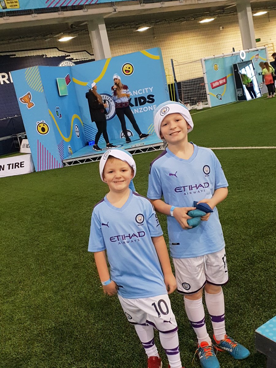 stevehowarth1's tweet photo. Kids having fun #mancitykidsfanzone #mancitykids https://t.co/aVr85sEdUq