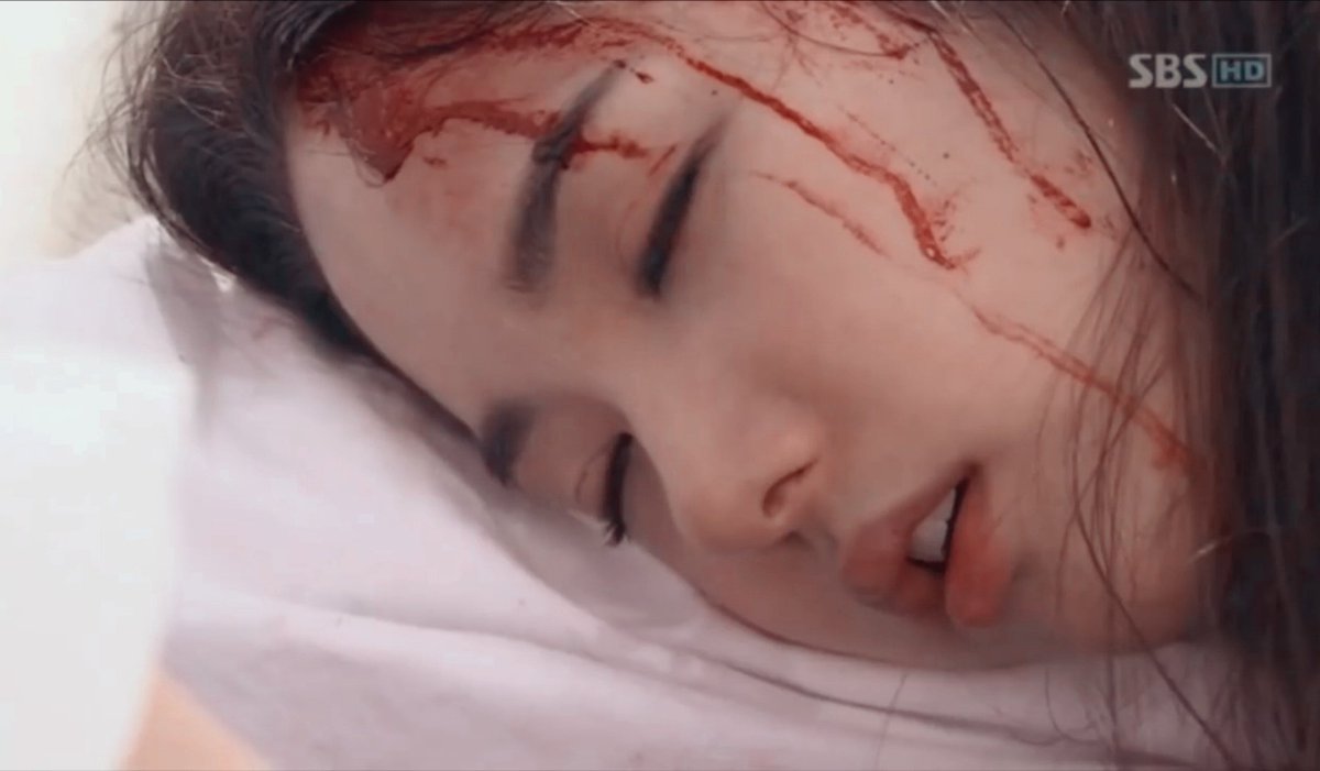 curcunist's tweet photo. Sevdiği adam tarafından hiçbir zaman sevilmediğini bile bile gülümseyerek onun için  ölüme gitti çünkü o çok sevdi... #ParkMinYoung #PrincessJaMyungGo https://t.co/RJ56dfy32A