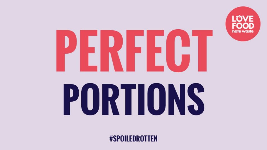 LFHW_UK's tweet photo. Always serving up a massive plateful?
Smaller portions could be your solution to a waste-free Christmas 😇
Try our portion planner to get started: https://t.co/7s9CuQtmBX 🦃🥕🥔
#LoveFoodHateWaste #Christmas #PortionPlanner https://t.co/BcjEyqiM7h