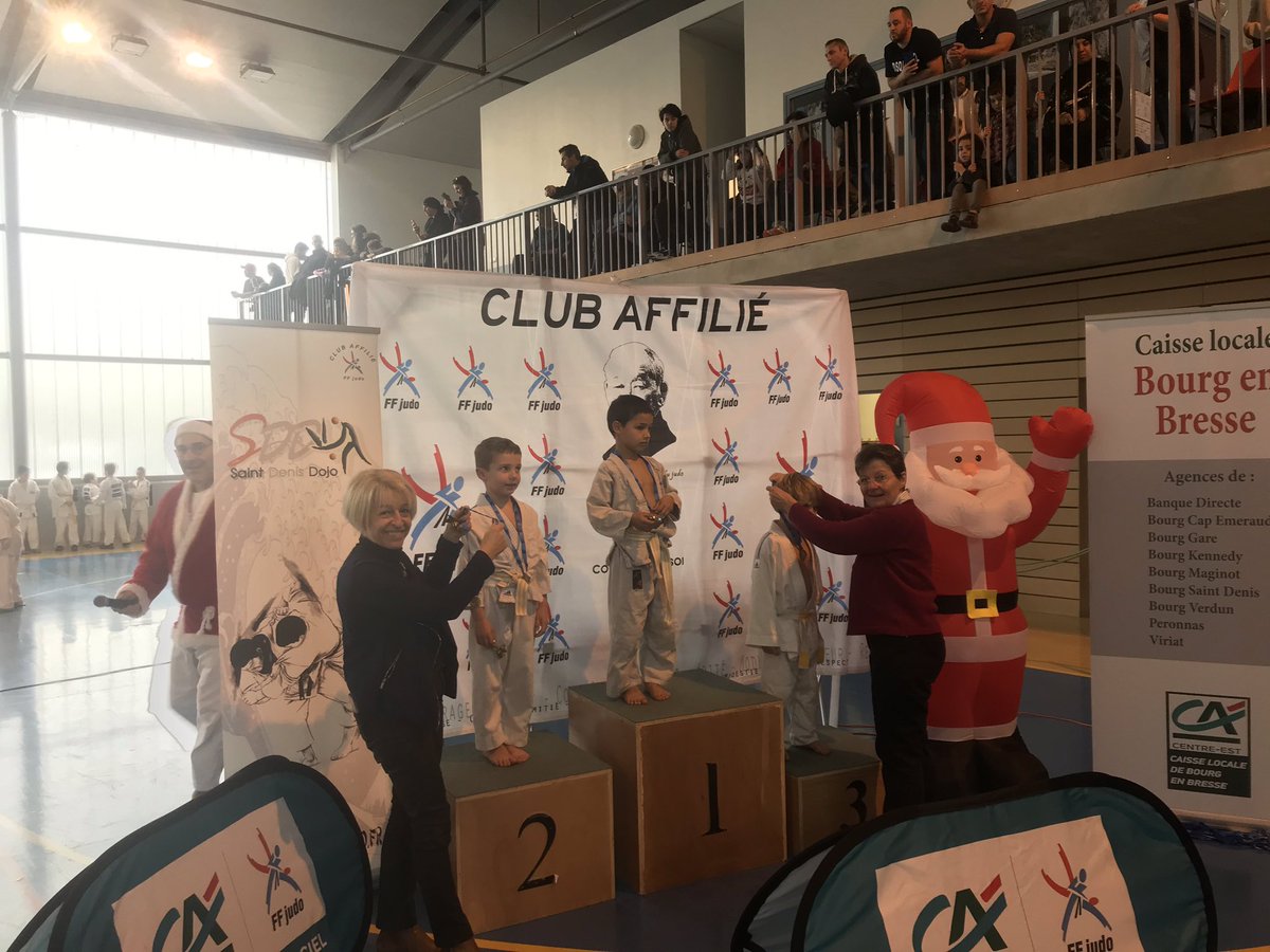 Aujourd’hui c’est Tatami pour la caisse locale Bourg <a href="/ca_centrest/">Crédit Agricole Centre-est</a> qui participe à la coupe de Noel du Dojo St Denis Les Bourg