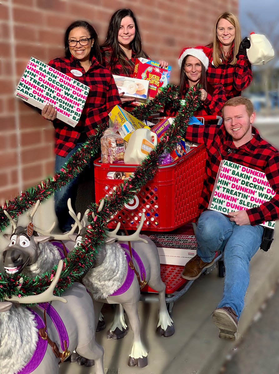 SavannahTavares's tweet image. Just hear those sleigh bells jingling ring-ting tingling too. Come on let’s bring these treats to T-2532! 🎯🛷🍩 #Target #JustKeepSleighing #T2532 #WinningWeekends @CP_Target @DavePFromTarget @Puneet_Math