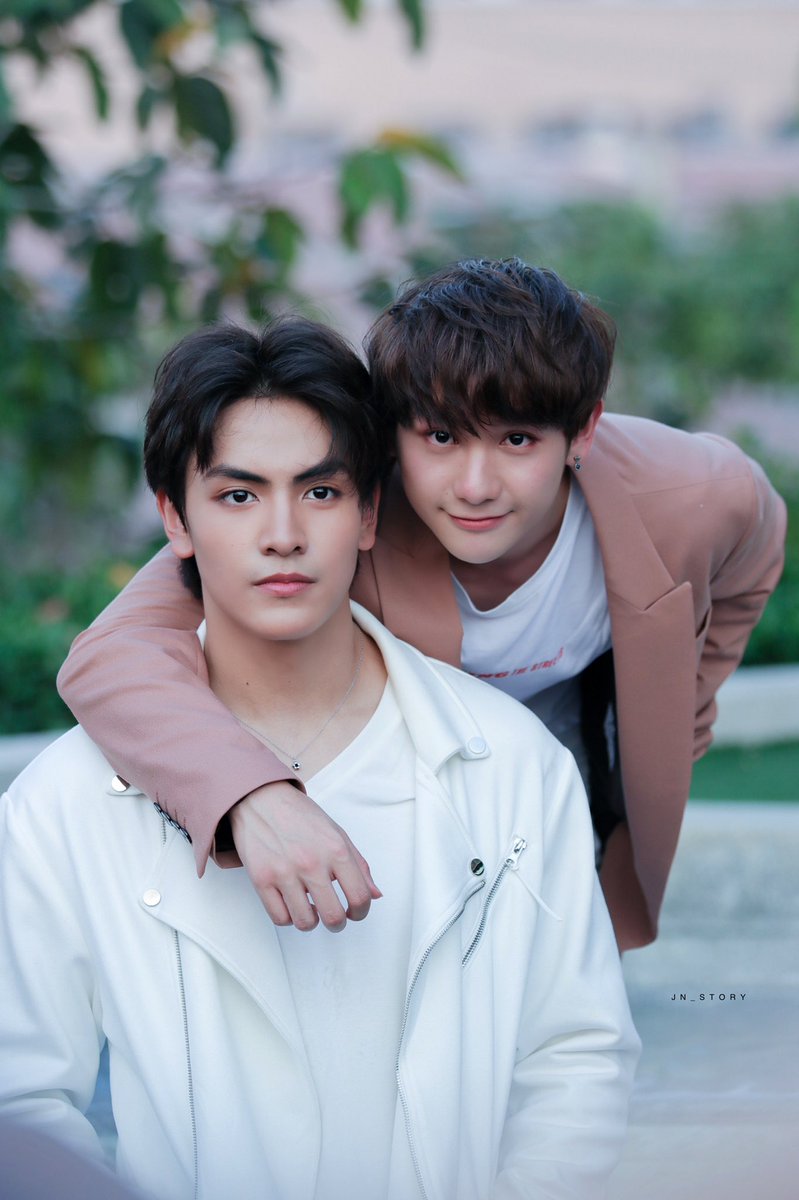 StoryJN's tweet photo. เหมือนเดิมก็พอ...

#J9 #นายท่านกรชิต #ดราก้อนจุง
#URAIxTheSixMoonsxBEAUTRIUM https://t.co/FbFdmcaiPT