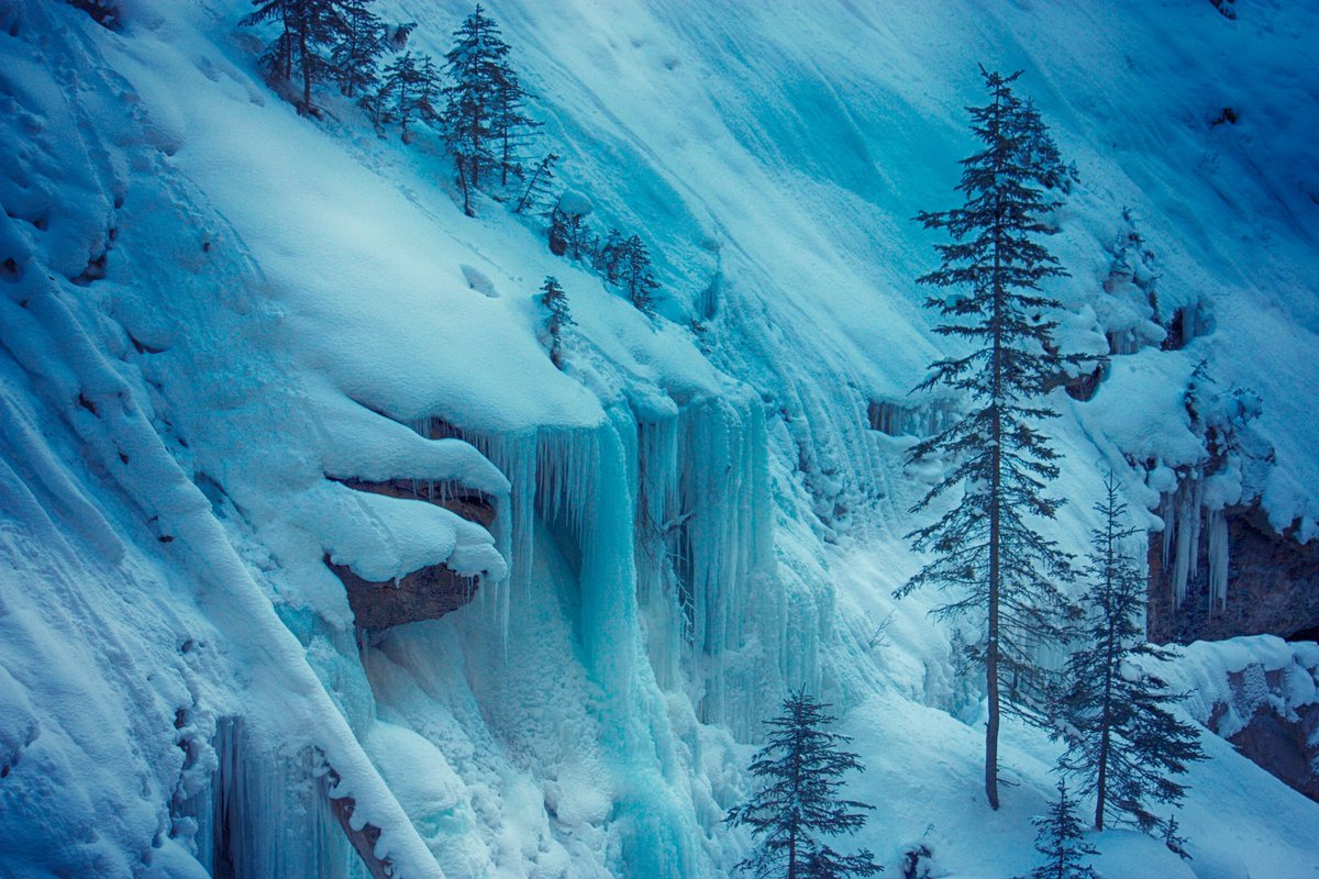 EnfocarPhoto's tweet photo. Snowy Landscape Print, Canada Photography, Winter Decor https://t.co/nJfiiqNQSs #EnfocarPhotography #Etsy #CanadaPhotography https://t.co/zFOpDZVw9I