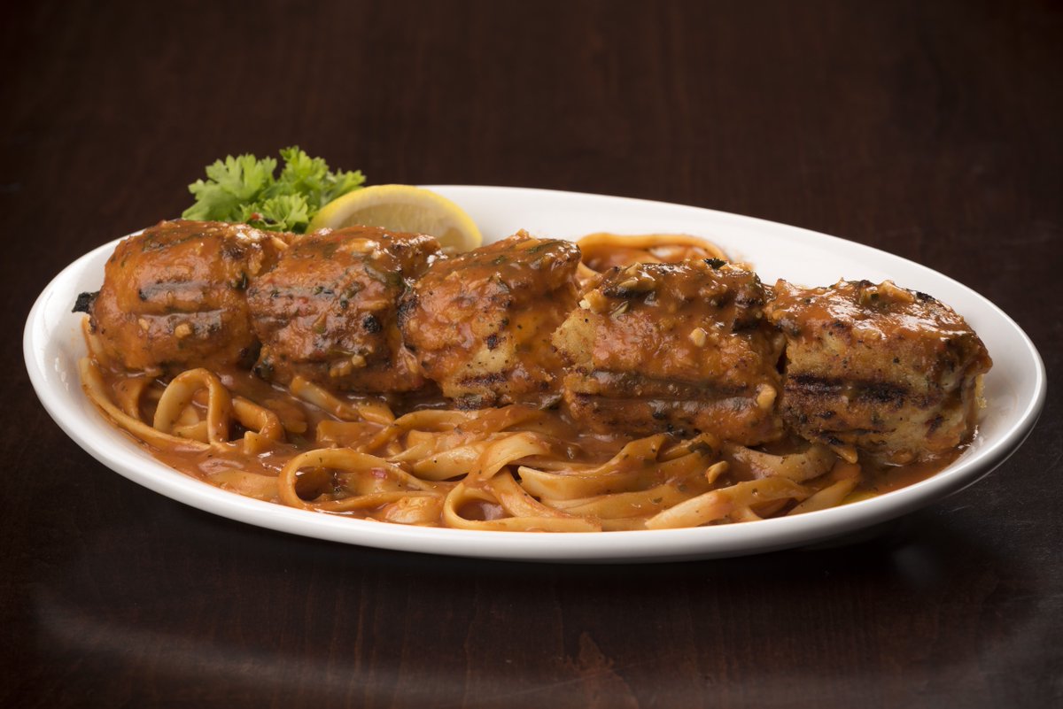 Garozzos's tweet photo. Gabriella brings the heat! This take on our classic Chicken Spiedini is served with a spicy Diablo sauce over fettuccine. #garozzos #garozzosristorante #kceats #familyrestaurant #missouri #kansas #kansascity #kc #overlandpark #midwest #italianrestaurant #kansasrestaurants https://t.co/8rdvVZln8E