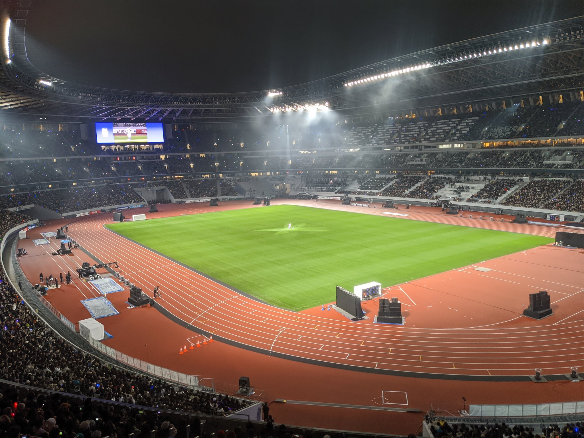 メン募掲示版 本人 そんな中でもこのスッカラカンな 情報の庭 Joho No Niwa は批評性が高くて新国立競技場やるじゃんてなった T Co Mszb5rbp4y Twitter