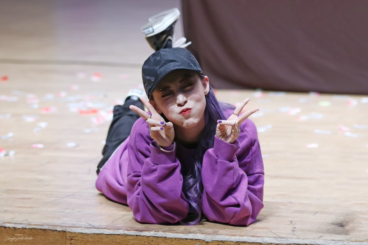 Beagle_studio's tweet photo. 별이를 만난 건 기적이야.

#MiracleByulDay
#기적같은_문별이_생일축하해

태어나줘서 고마워🥳

#문별의_시선끝엔_항상_우리가 https://t.co/pr96fvyiCx