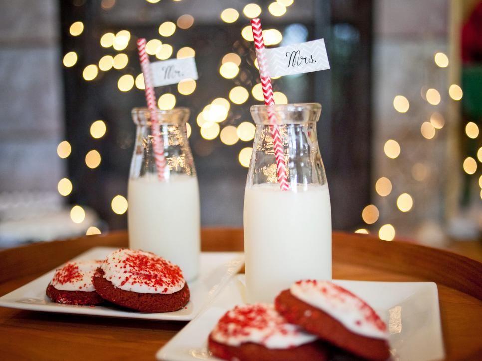Elf_Memories's tweet photo. 10 Creative Milk and Cookie Ideas for Santa.  Go beyond chocolate chip cookies, and make one of these special treats for Santa this holiday season. https://t.co/fhGDiok9gS https://t.co/Yfm0WpRR07
