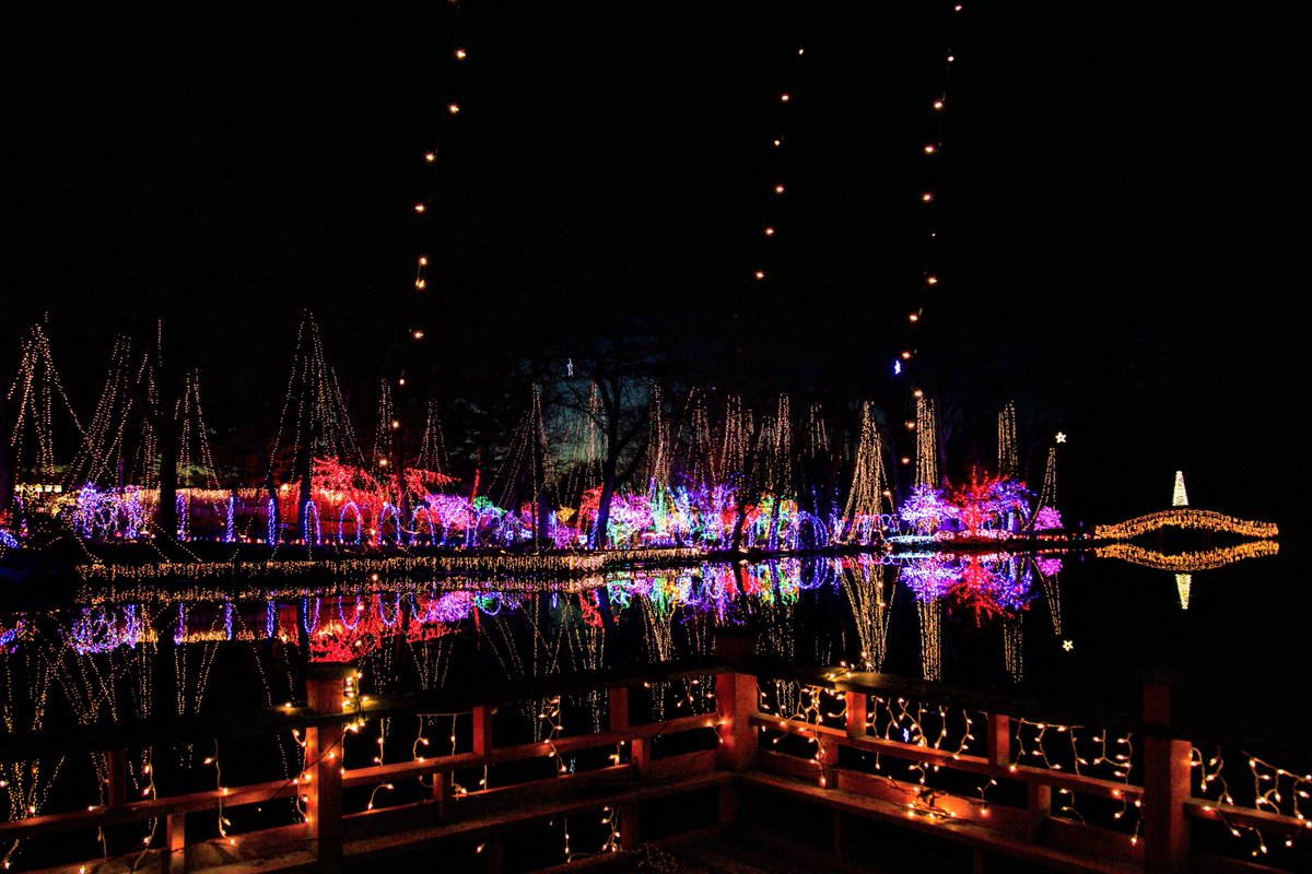 JanesvilleCVB1's tweet photo. Have you been to the Holiday Light Show yet?! Don't worry, there's still time for you to experience this holiday event that's unparalleled in the region 📸: Marsha Meisel Mood 

Click here for details >>  https://t.co/SFgQ9X7ZcK https://t.co/jQSghTjPlh