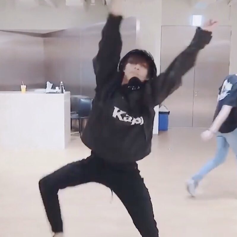 jungwooyy's tweet photo. เดมาไม่ตรงปกสักคน https://t.co/Ry3TEH0S2o
