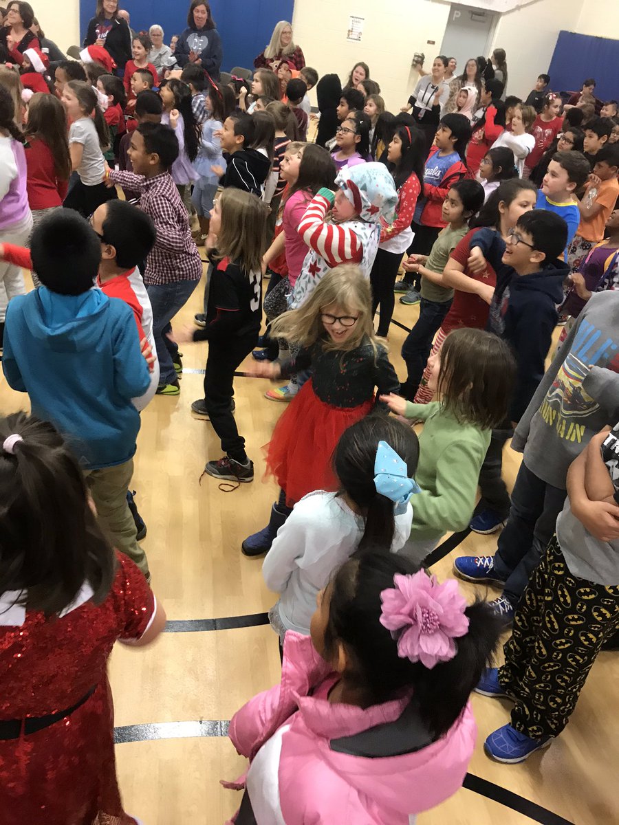 ALeeper19's tweet photo. School-wide sing-a-long and dance party! @CE_Cougars https://t.co/YEzAwFCEst