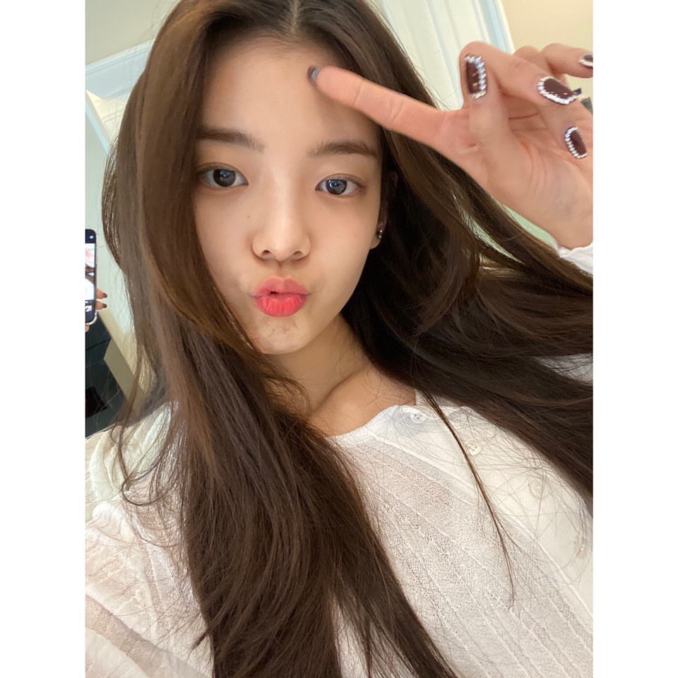LiaBrasiI's tweet photo. [#LIAGRAM] 21.12.19 - Atualização da Lia no Instagram oficial. (3/3)

"MIDZY, nós pousamos em segurança em Bangkok 🥰🥰
Voltaremos depois de nos sairmos bem no showcase de hoje."

#ITZYSHOWCASEinBKK #있지 #ITZY #리아 #LIA https://t.co/nOkix1T7MW