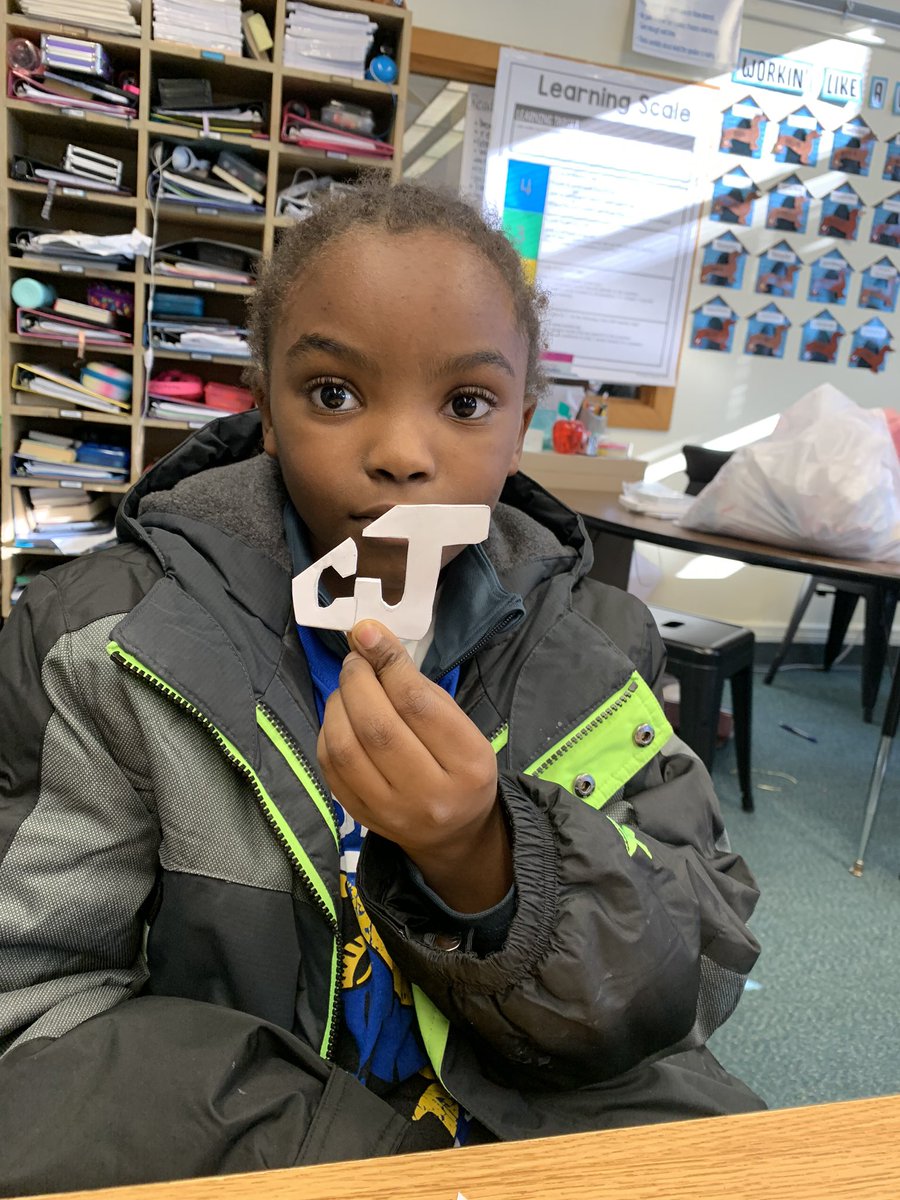 TabiTheTeacher's tweet photo. Lots of fun things happened the last two days of break! We mixed and mingled with Unit B and made some fun name snowflakes! https://t.co/9xXVS5bWoI