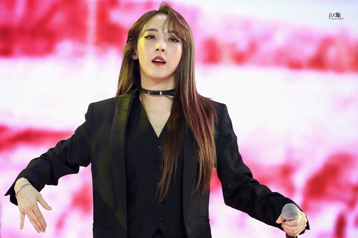 “ HAPPYMOONBYULDAY ”
너 때문에 겨울이 너무 따뜻해 
#문별 생일 축하해  🌟✨

#MiracleByulDay #마마무
#기적같은_문별이_생일축하해