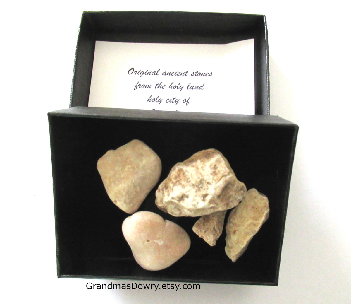 GrandmasDowry's tweet photo. 5 Stones from Jerusalem Rock Stone #stonecollector https://t.co/jgygeix5fG #christianGift #religiousGift #jerusalem #jerusalemstone #jewishgift #holylandGift #catholicGift #judaicGift #protestantGift #jerusalemrock #stonefromJerusalem https://t.co/QhERBSNJSF