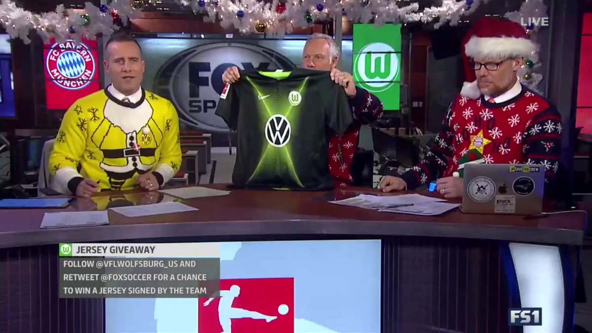 🚨Holiday Giveaway!🚨

RT and make sure you follow <a href="/VfLWolfsburg_US/">VfL Wolfsburg US 🇬🇧🇺🇸 #GetENwithUS</a> for a chance to win this TEAM-SIGNED jersey! 🎅