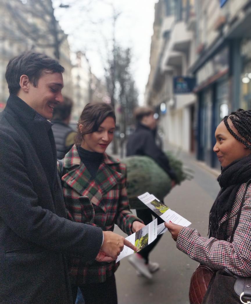 extraordener's tweet photo. Aujourd'hui, notre collectif a rencontré @heladaboussi, tête de liste de @Parisien_nes18e, et @MyriamBalde, engagée à ses côtés. Un nouveau soutien pour notre collectif et des valeurs communes : écologie, urbanisme responsable et au service du + grand nombre. #UnParcPourLe18ème https://t.co/oQZoskvx3U