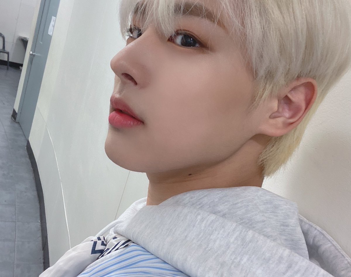 NewWorld_VICTON's tweet photo. [#병찬] 모두 일요일 즐겁게 보내구!!
따숩게입어어엉 월요일은
월요천사 병차니랑!!❤️❤️🐶🐥 https://t.co/xeWKPGmXHq