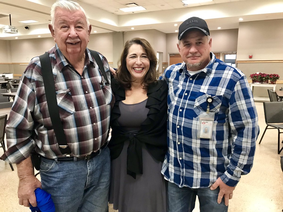 nicolekConley's tweet photo. For Edmund Lefner, serving #AISDProud schools is a family affair. He has joined 61 @AustinISD holiday celebrations—as team member and retiree. His son, Clayton (pictured w/wife Patty), has served AISD for 35 years. His brother, Elvin, was a plumber for 40 years. #ThisIsPublicEd https://t.co/bwSkWXGtmN
