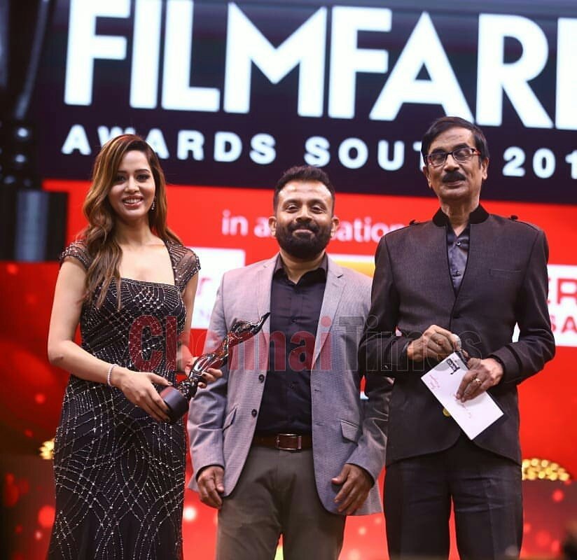 #filmfareawardssouth2019
Best Debutant Actress Award Goes to Our Queen @raizawilson 🤗
#pyarpremakadhal