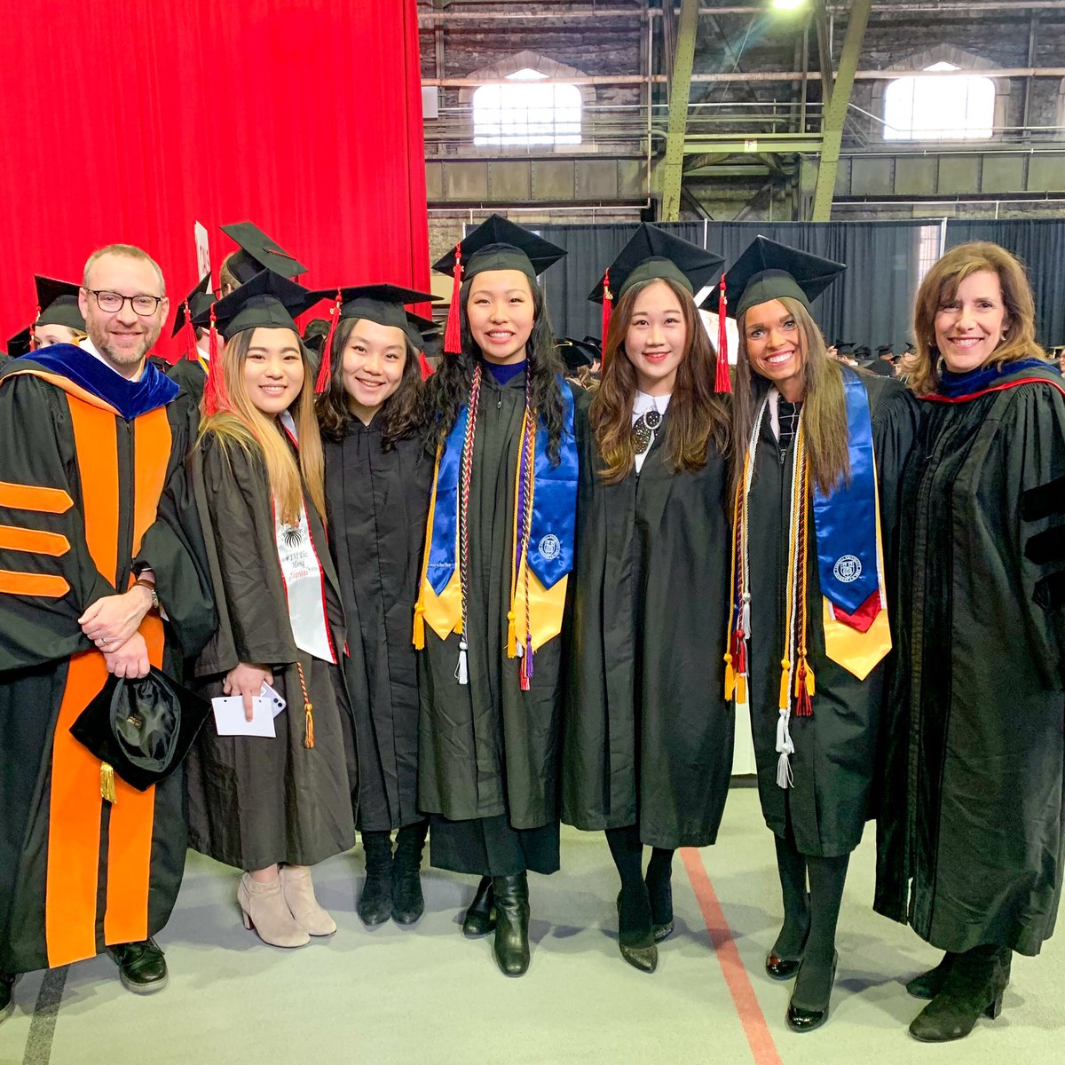 Once a Hotelie, always a Hotelie 🎓🍍 We're so proud of the Class of 2019 and can't wait to see all that they will accomplish!
#CornellSHA #Cornell2019