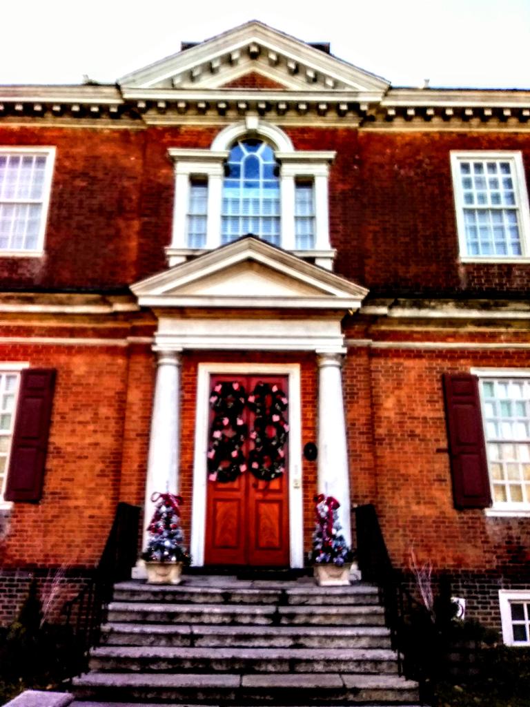 WilliamRossArc1's tweet photo. Take a look at this #entrance to a Fairmont Park #Mansion in Philadelphia. The #geometry formed between the two #pediments; the #columns and the #palladianwindow; the #stringcourse and the #roof line; is really interesting. #architecture https://t.co/p4s6PLxok2