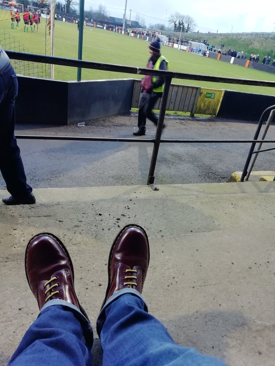 GlensChels's tweet photo. Oi oi @CarrickRangers #dmboots #skinz #Glentoran https://t.co/HdcvbDam1L