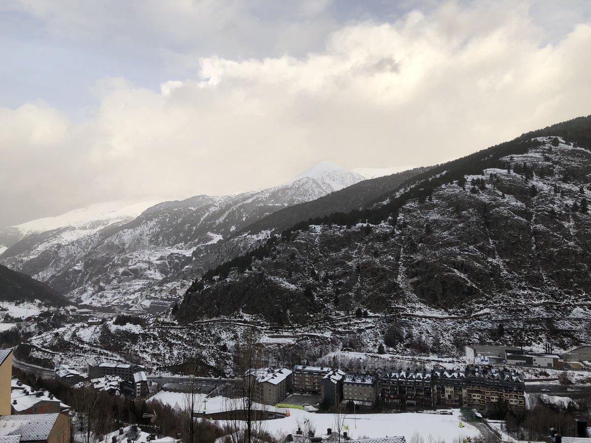 Graupix's tweet photo. Mi experiencia wellness en #ParkPiolets con @alqvimia: https://t.co/kad3yG7zKM #KaoSoldeu @idililizcano @araiaqui @grandvalira @esseskincare @andorraworld_ad @Tinkle_ES #GraupixAndorra https://t.co/MRlAFPU3AR