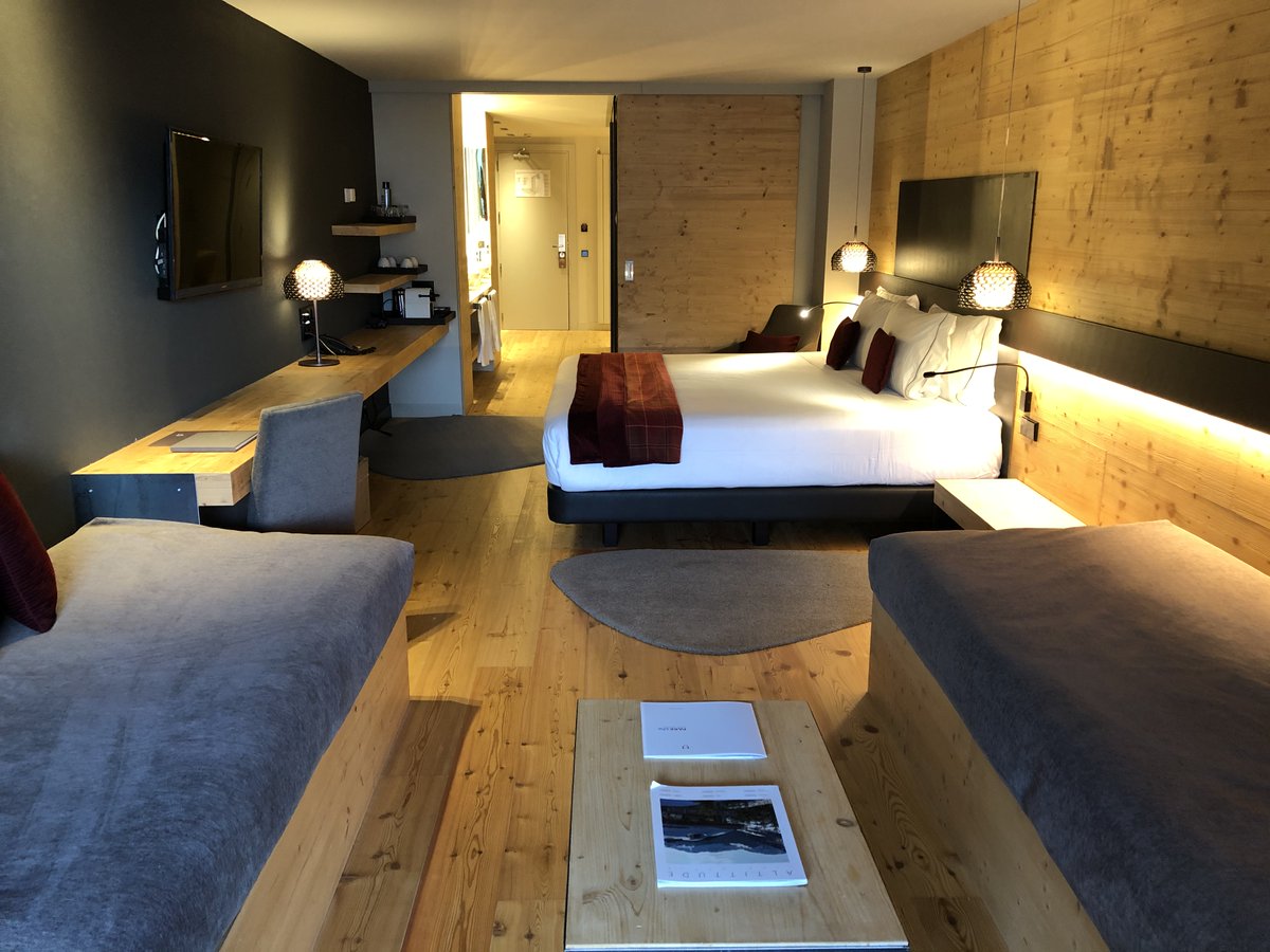 Graupix's tweet photo. Mi experiencia wellness en #ParkPiolets con @alqvimia: https://t.co/kad3yG7zKM #KaoSoldeu @idililizcano @araiaqui @grandvalira @esseskincare @andorraworld_ad @Tinkle_ES #GraupixAndorra https://t.co/MRlAFPU3AR