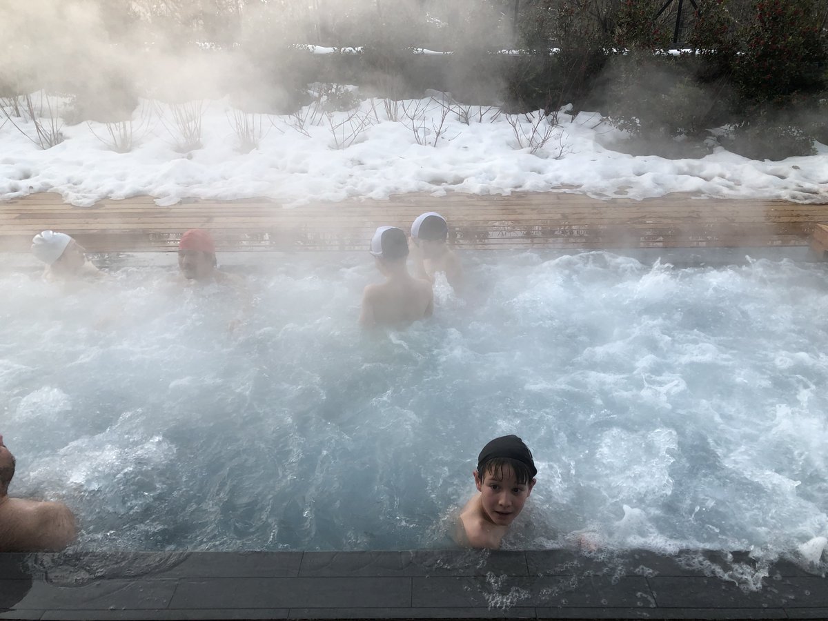 Graupix's tweet photo. ¿Pensáis en una escapada wellness en Andorra? mi propuesta es en #ParkPiolets con @alqvimia: https://t.co/kad3yGpb9m #KaoSoldeu @grandvalira @esseskincare @andorraworld_ad @Tinkle_ES #GraupixAndorra https://t.co/LOXsX1lSF4
