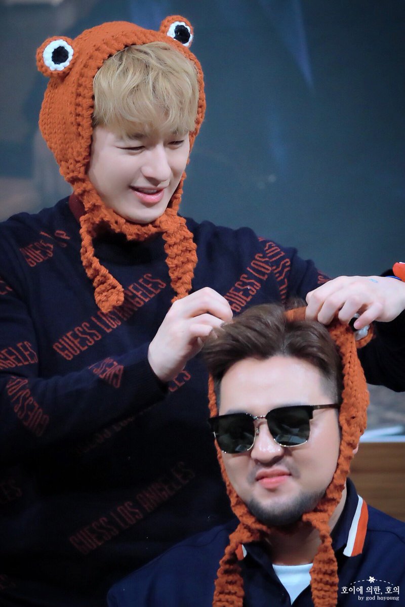 191221 팬싸 preview
세상 애교쟁인데 태우오빠 앞에서는 형아미 낭낭 😊
<a href="/dajungho2/">Son Ho Young</a> 
#우린이제우리그냥
#호우 #HoooW
#손호영 #SonHoYoung