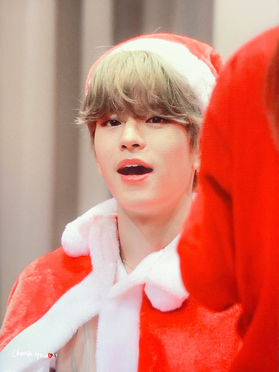 cherishyou922's tweet photo. 191221 합정팬싸 #스트레이키즈 #승민 🎄💫 https://t.co/TQoIS7vnzY