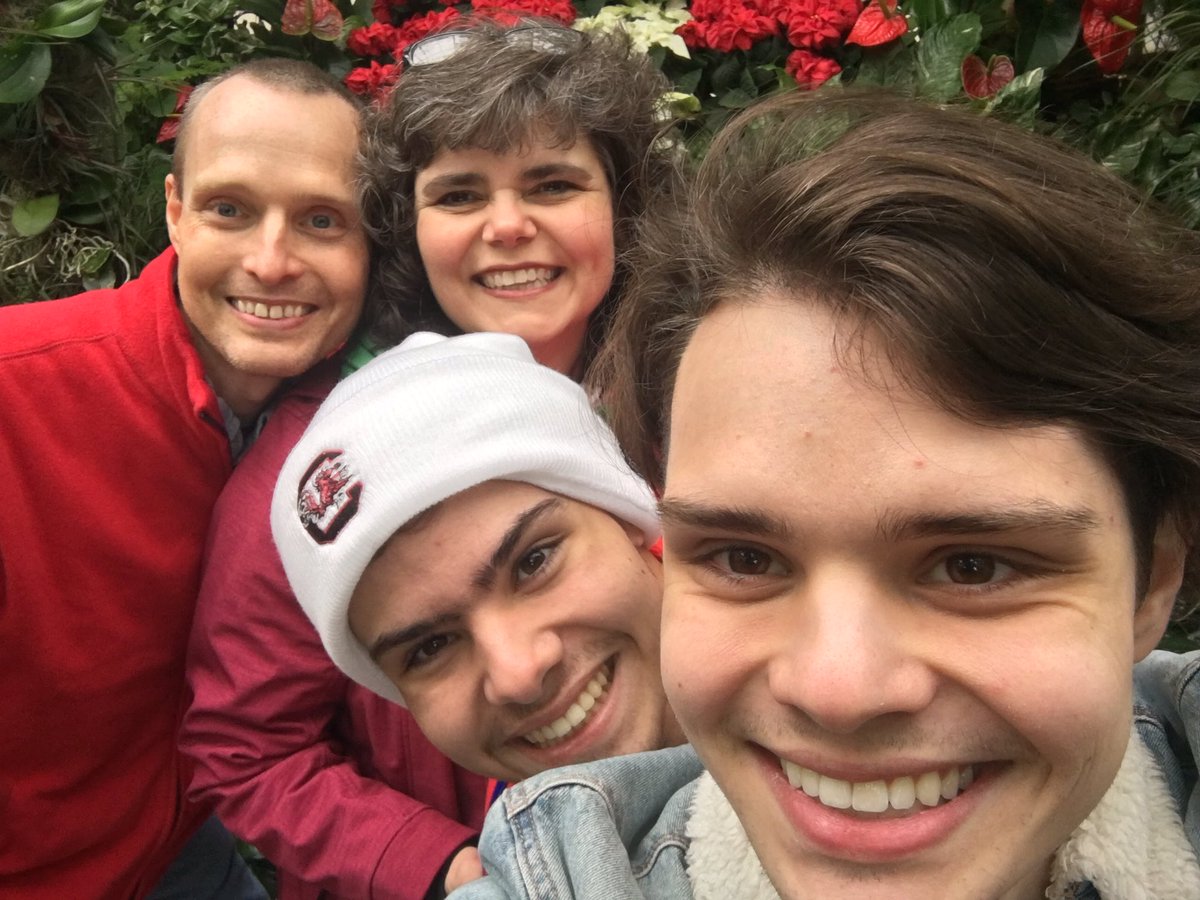 iteachtwolves's tweet photo. ❤️💚My heart and home are full💚❤️ https://t.co/IjMmwM4zjN