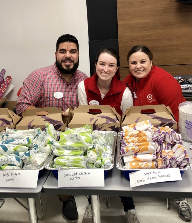 Aim4theTarget's tweet image. If there’s one thing I know about my team, it’s that they LOVE Taco Bell! The countdown to Christmas is here and our team is fueled and ready to serve our guests! 🌮😍 @joe_hocking1 @DavePFromTarget @Puneet_Math