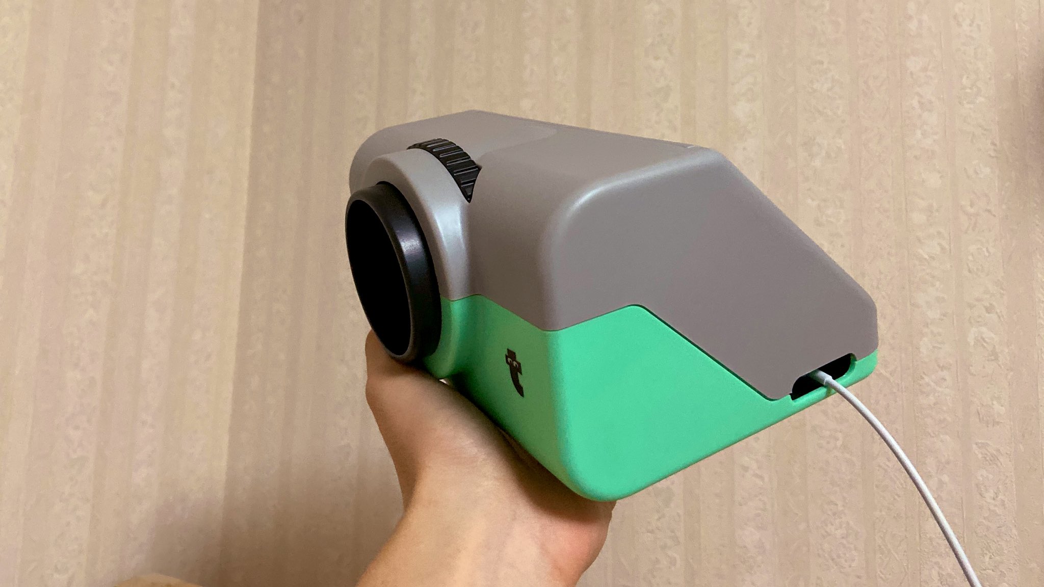リチェビ ヤバイですよ フライングタイガーで見つけたスマホプロジェクター ずっと気になってて遂にクリスマスプレゼントを口実に買ってしまったんですけど ヤバイです 私はベッド上の天井をスクリーンにすることに成功しました 今 リチェビ ヤバイですよ フライングタイガーで見つけたスマホプロジェクター ずっと気になってて遂にクリスマスプレゼントを口実に買ってしまったんですけど ヤバイです 私はベッド上の天井をスクリーンにすることに成功しました 今
