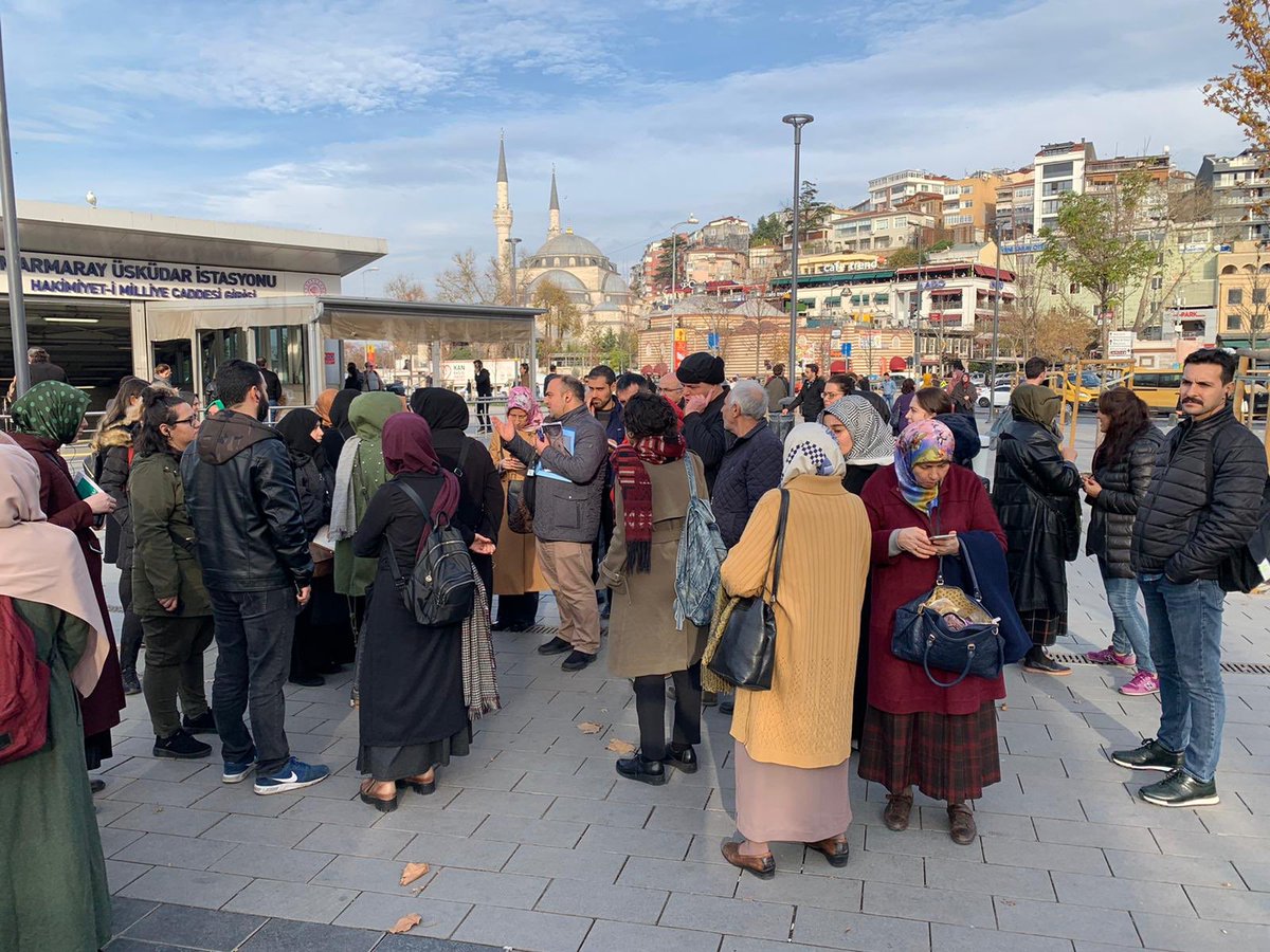 Olcay Aydemir ile Üsküdar gezilerimizde bu ay İhsan Eriş’in de katılımıyla  rezervasyon yaptıran hemşehrilerimiz ile “Valide-i Cedid’den Mihrimah Sultan Külliyesine” mimari, edebiyat, tarih ve sanat dolu bir gezi gerçekleştirdik. <a href="/hilmiturkmen34/">Hilmi Türkmen</a> <a href="/uskudarbld/">Üsküdar Belediyesi</a> <a href="/ogokal74/">Dr. Olcay Aydemir</a>