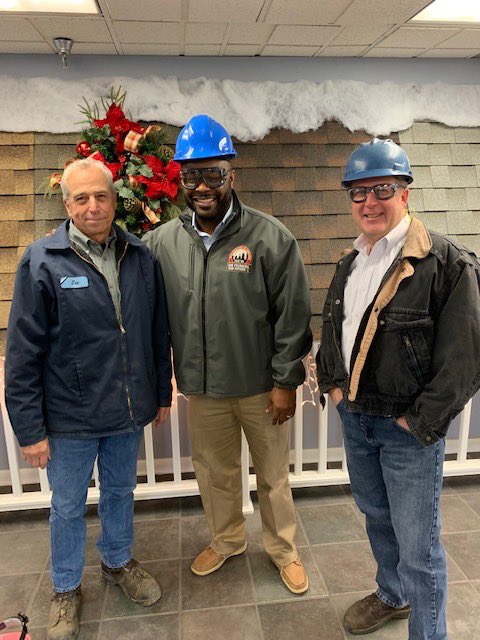 SenatorMcCray's tweet photo. Appreciate the opportunity to tour the @gafroofing plant in South Baltimore. Great opportunity to meet their 100 plus workforce represented by the Teamsters & LIUNA. Truly appreciated the diversity of their workforce. #MiddleClassJobs #BaltimoreManufacturing #BaltimoreProud https://t.co/x5nzSay1us