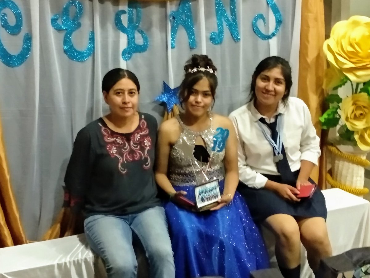 En el acto de clausura del colegio 5165 Misión Chaqueña 😍😍❤️💙 <a href="/fguillesaavedra/">GUILLERMO SAAVEDRA</a> <a href="/matiascanepa/">Matías Cánepa</a> <a href="/MartaMariaMerlo/">Marta Merlo</a> <a href="/yoyballon/">Yoy Ballón</a> <a href="/PrensaGSaenz/">Prensa Gustavo Sáenz</a> <a href="/artydance23/">Gilda Rodríguez</a> <a href="/GustavoSaenzOK/">Gustavo Sáenz</a> <a href="/EducacionAR/">Ministerio de Educación de la Nación Argentina</a> <a href="/GobiernoSalta/">Gobierno de Salta</a> <a href="/Galle81Juan/">Juan Carlos</a> <a href="/RangeonMartin/">MartinRangeon</a> <a href="/MSeel6/">Marysel</a> <a href="/romyalancay/">Romina Alancay</a> <a href="/AlancayDel/">CAROLINA ALANCAY</a>