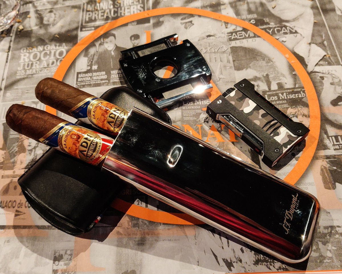 Uno de los grandes placeres de la vida es descubrir nuevos tabacos a los amigos. LA AURORA ADN Dominicano Robusto.

#clubmomentohumo #laauroracigars #laauroraadndominicano #stdupont #cigars #cigarlife #cigarsociety