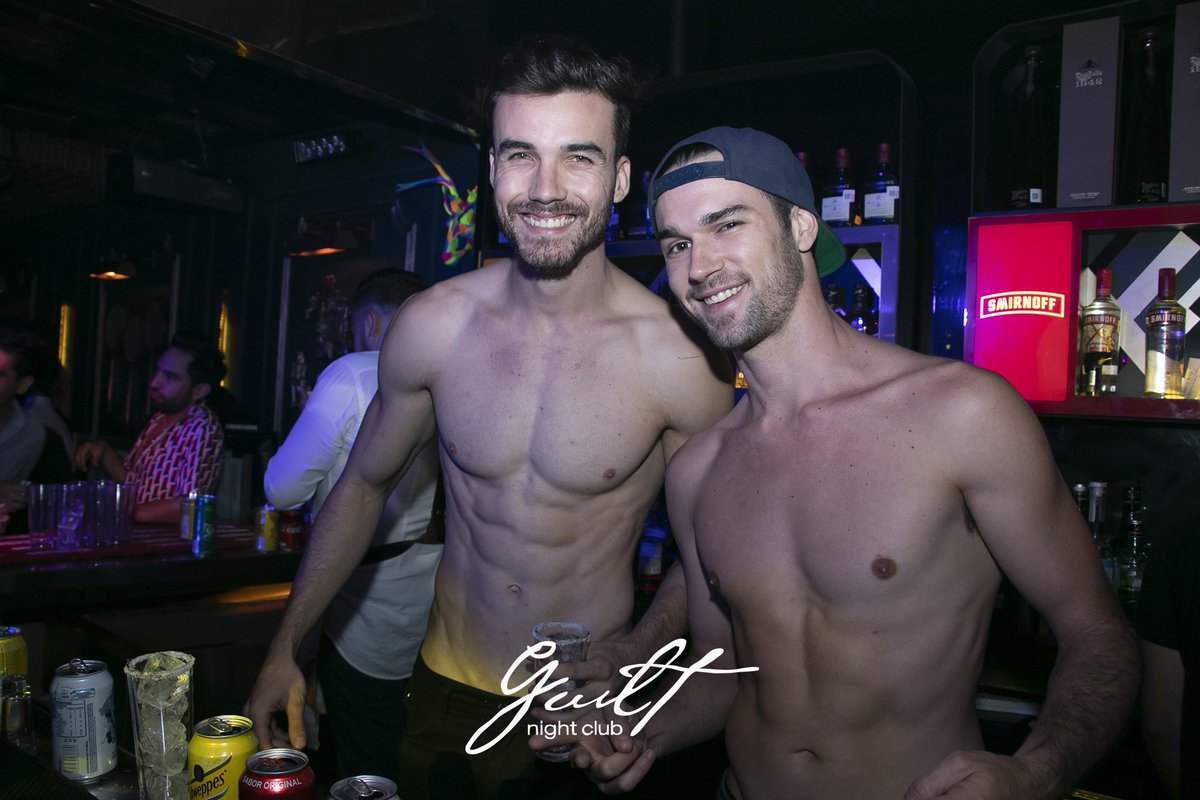 Esta noche toca #GUILT (Palmas 810)
#descuento en cover diciendo #Vania al pagar
RSVP 5513780992
#LGBT