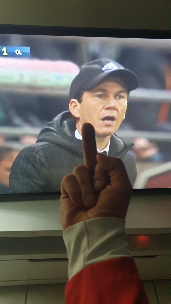 dutour_guitou's tweet photo. #matcholtv @OL https://t.co/aXjeXoQtbJ