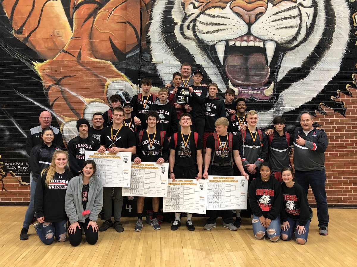 What an awesome Holiday Tourney @ Lee’s Summit. A tourney full of class 4 teams and we came out on top big time! Gavin was one of 4 champs and we had many other placers up and down our line-up. Going to be an exciting season! ❤️🤼‍♂️🖤🏆🥇
