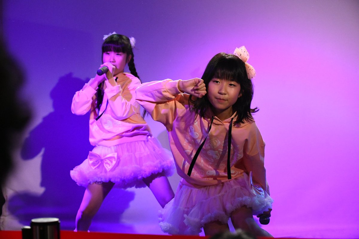 SD8U7w1v9x2rhh2's tweet photo. みぃちゃんとここちゃん②
KID JAM、西川口GALAXY
2019 12 21。
#みぃちゃん #MISORA
#ここちゃん #二葉心音
#KIDJAM 
#西川口GALAXY https://t.co/qlNd9l93df